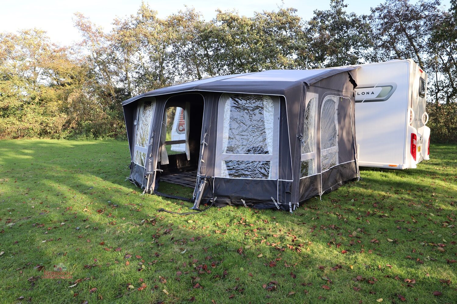 Dometic Ace Air 400 All Season Awning10