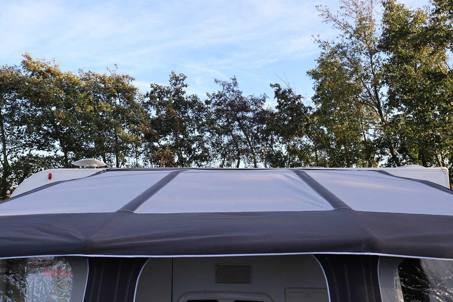 Dometic Ace Air 400 All Season Awning36